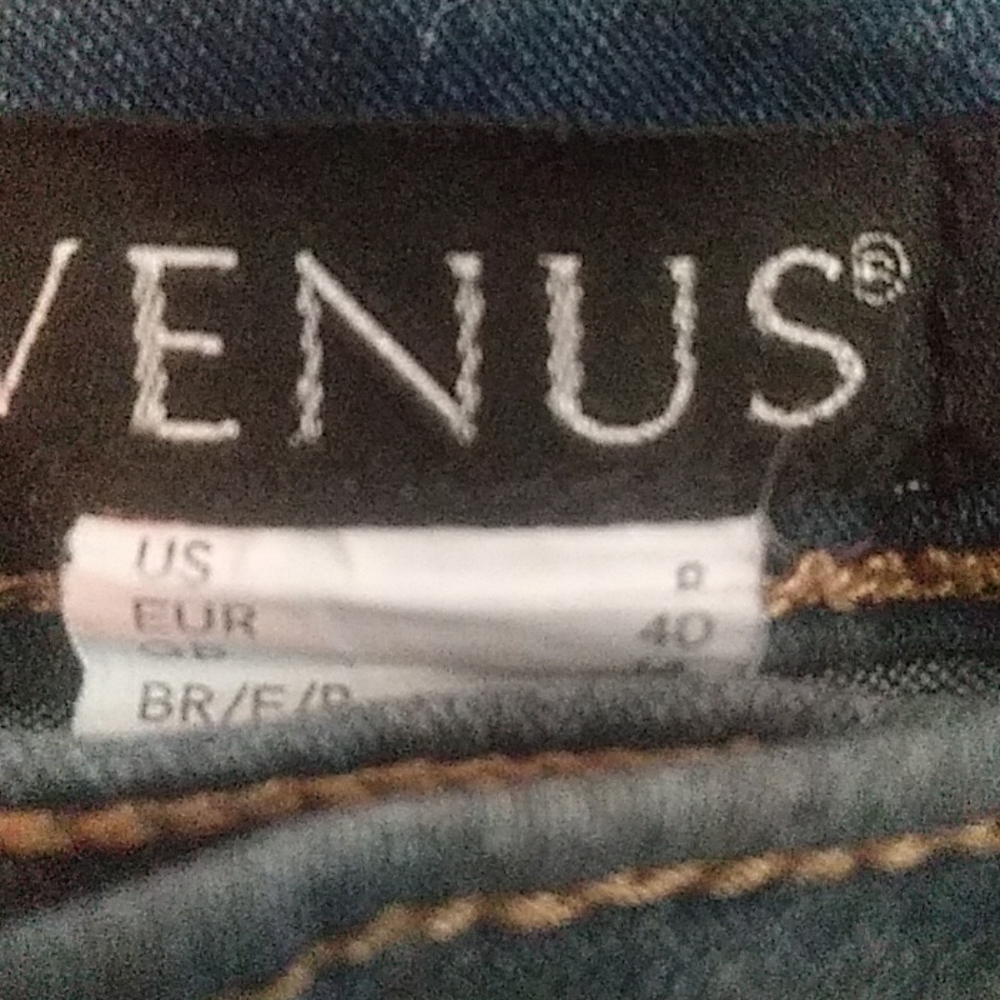 Jeans - Picture 3 of 4